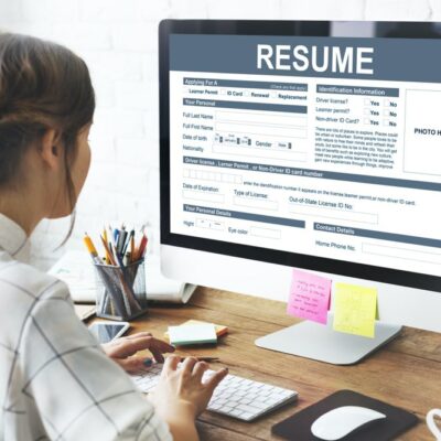 3 popular free and paid resume builder tools