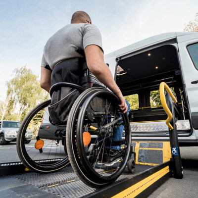 5 tips to find the ideal wheelchair-accessible van