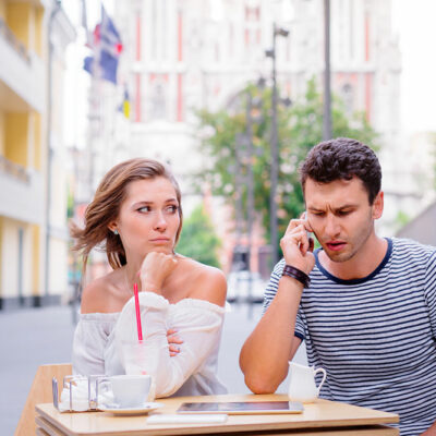 4 signs one&#8217;s partner may be cheating